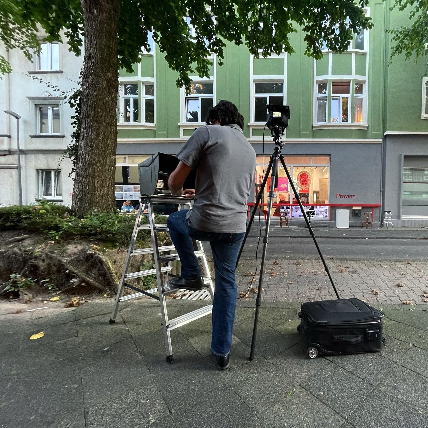 «Die Zukunft der SPD #2» — Filmaufnahmen vor dem Provinz Showroom, Bochum